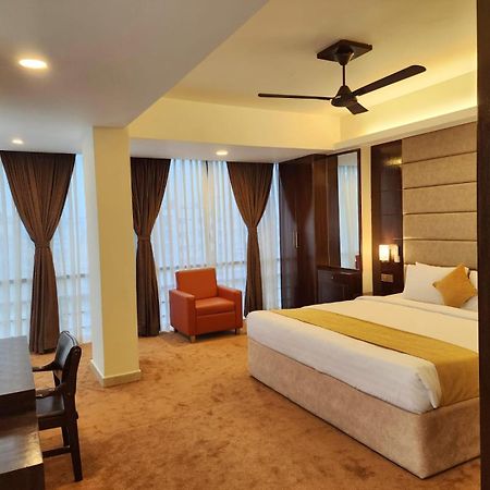 White Park Hotel & Suites Chittagong Exterior foto