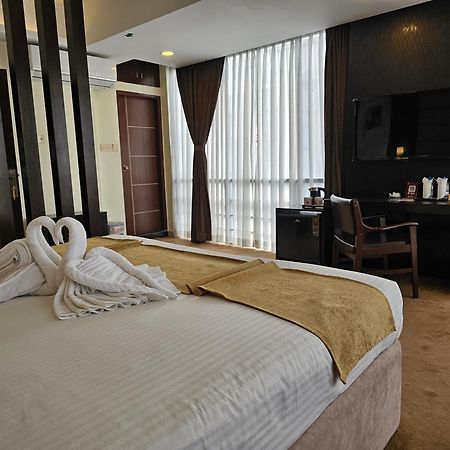 White Park Hotel & Suites Chittagong Exterior foto