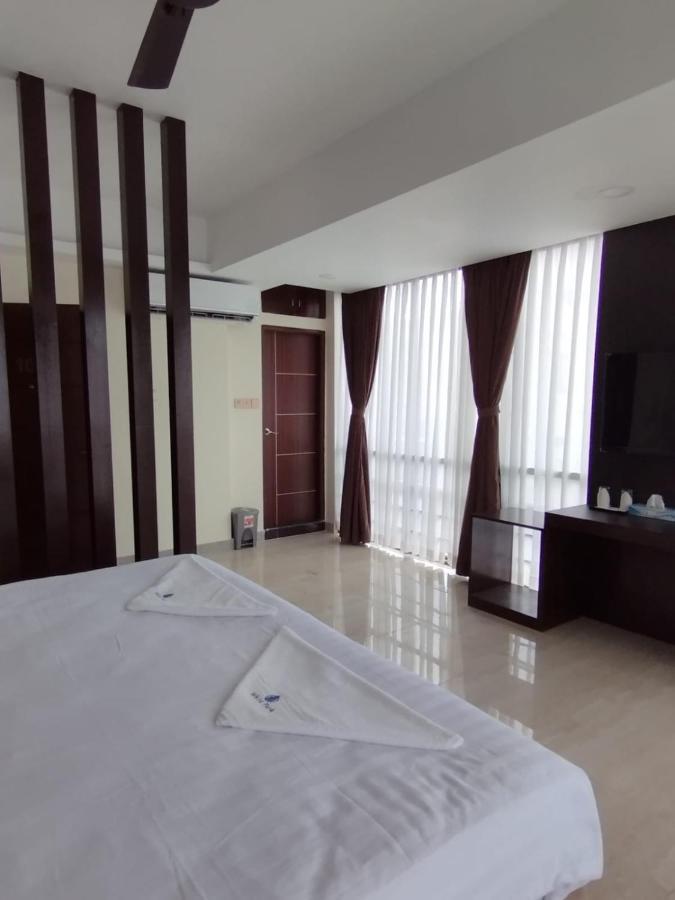 White Park Hotel & Suites Chittagong Exterior foto