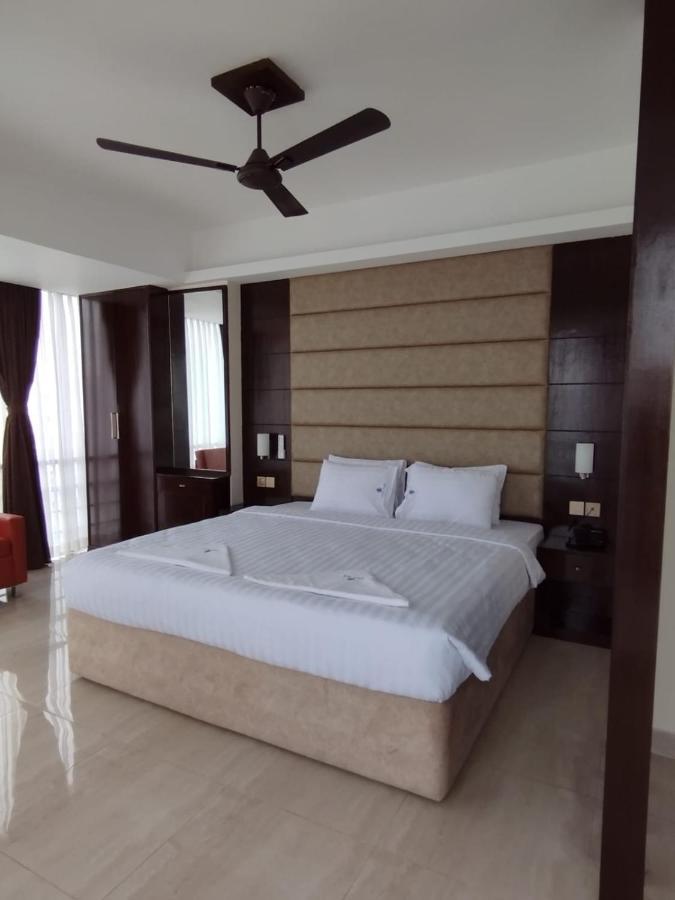 White Park Hotel & Suites Chittagong Exterior foto