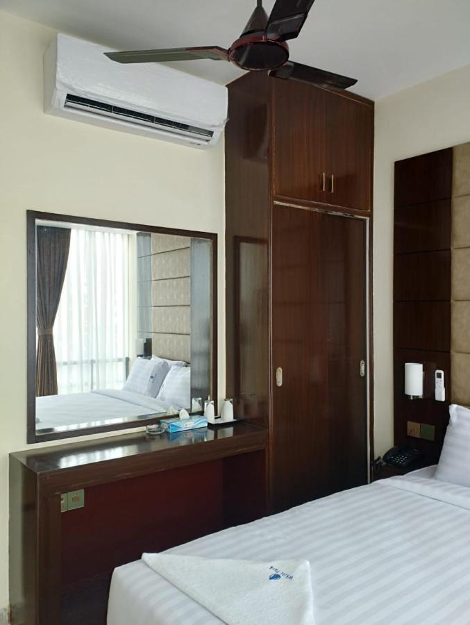 White Park Hotel & Suites Chittagong Exterior foto