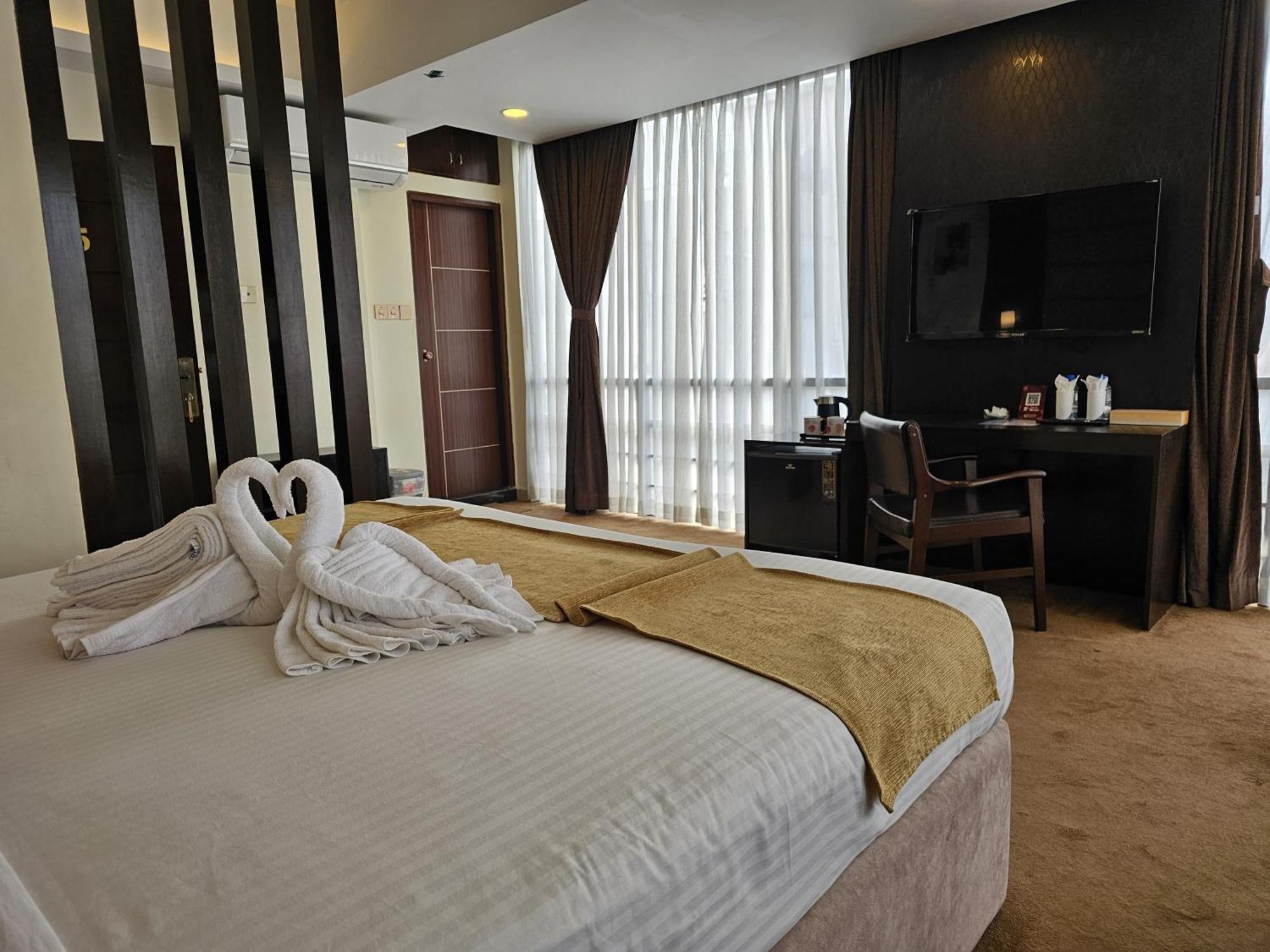 White Park Hotel & Suites Chittagong Exterior foto