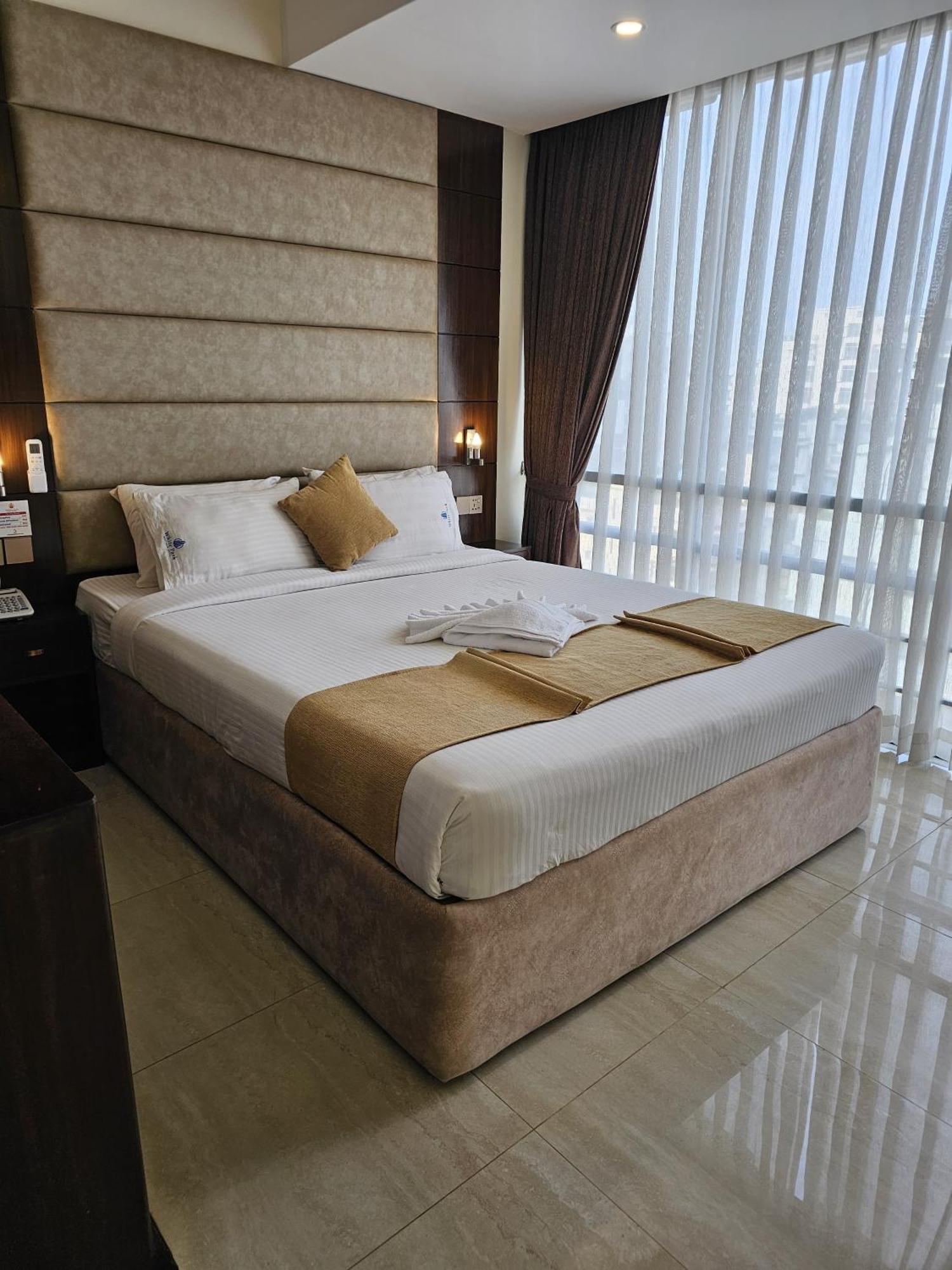 White Park Hotel & Suites Chittagong Exterior foto